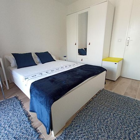 Private Room In Renovated Apartment - Tram 1 Min Walk Nice Rom bilde