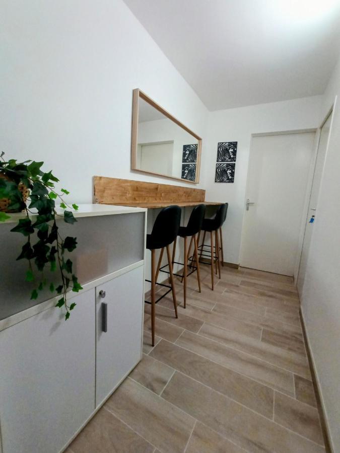 Private Room In Renovated Apartment - Tram 1 Min Walk Nice Eksteriør bilde