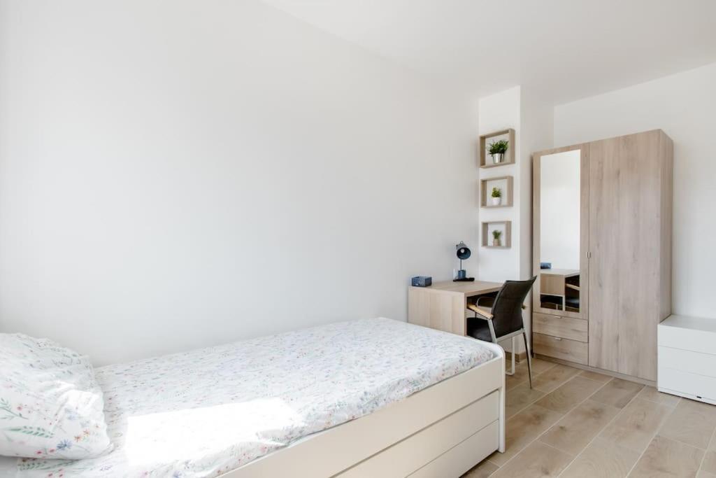 Private Room In Renovated Apartment - Tram 1 Min Walk Nice Eksteriør bilde