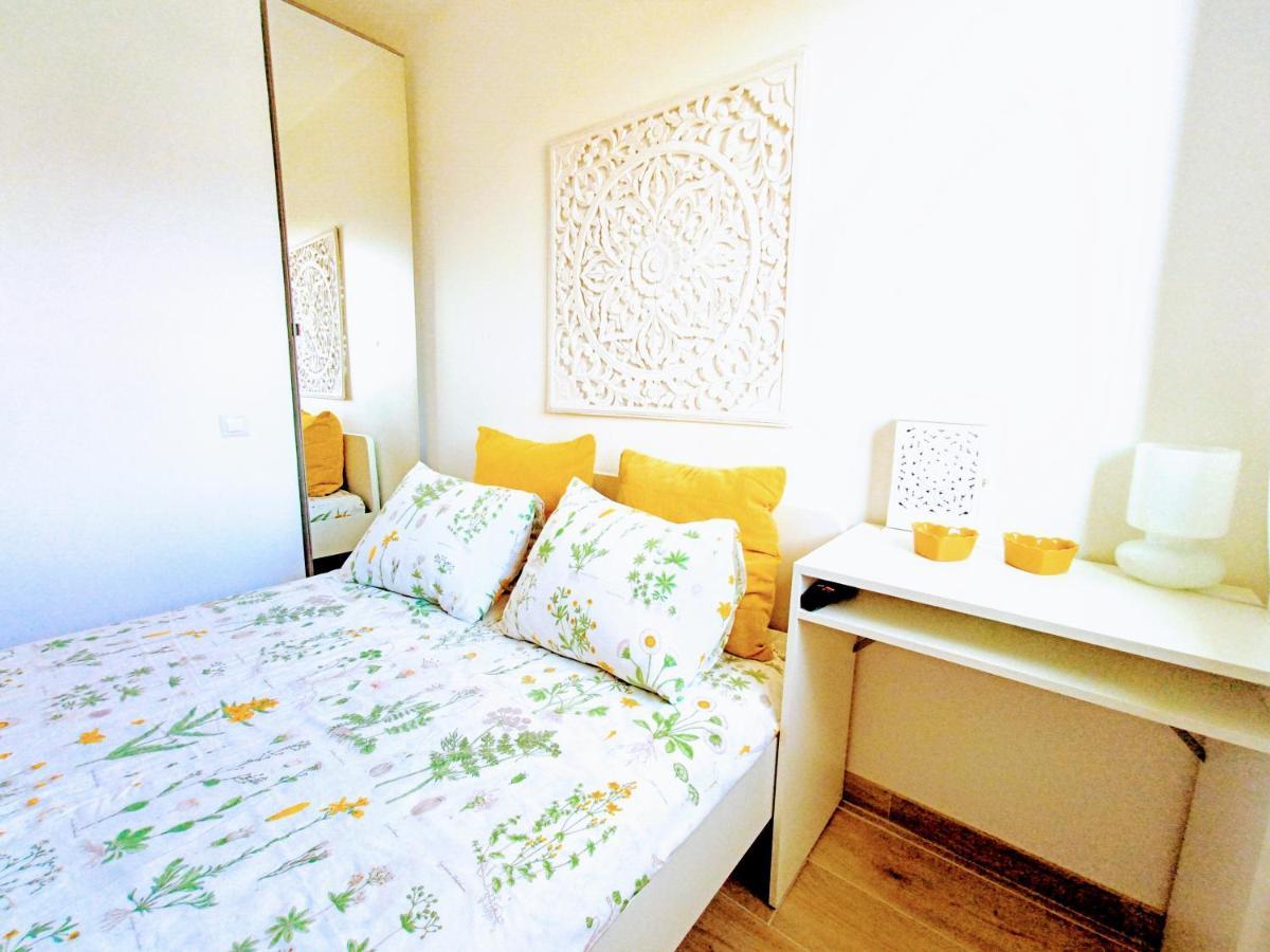 Private Room In Renovated Apartment - Tram 1 Min Walk Nice Eksteriør bilde